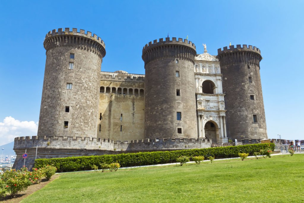 Castelo medieval de Maschio Angioino ou Castel Nuovo