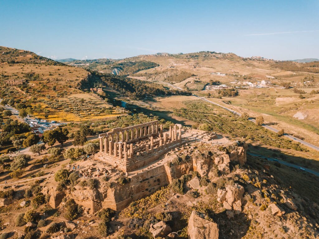 Vista aérea do Templo da Concordia em Vale dos Templos - Agrigento, Sicília.