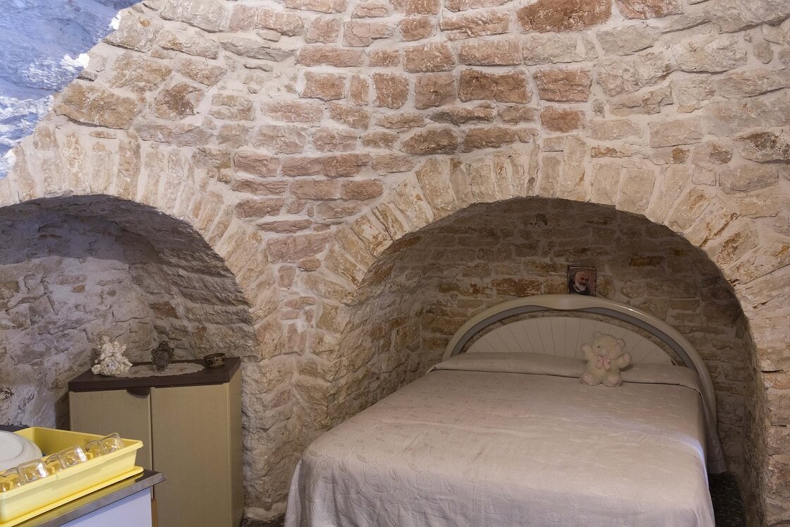 Parte interna de um trullo em Alberobello.