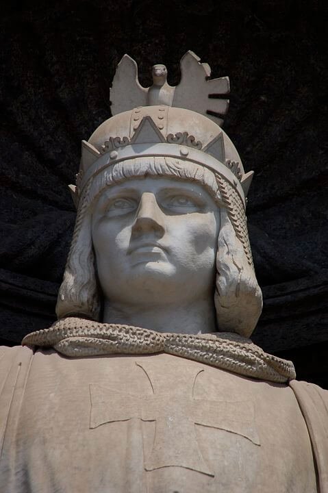 Estátua de Federico II di Svevia