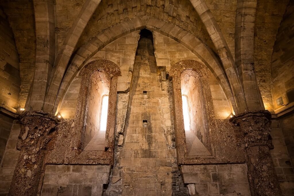 Parte interna Castel del Monte, Puglia. Foto: Adamico