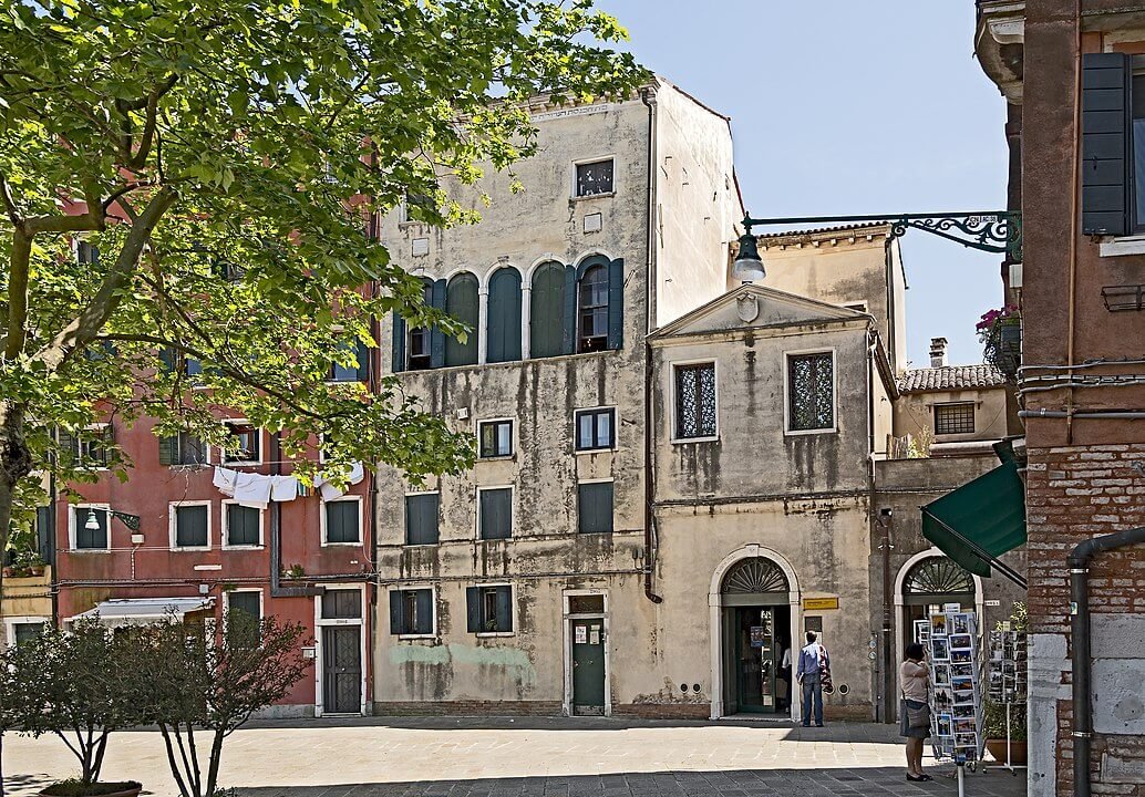 Fachada da Grande Scuola Tedesca em Veneza.