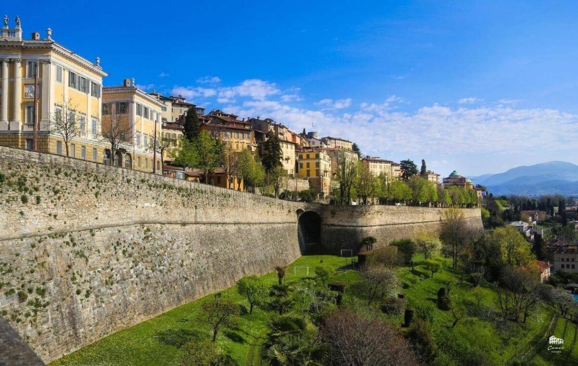 Muralhas venezianas cidade Alta de Bérgamo.