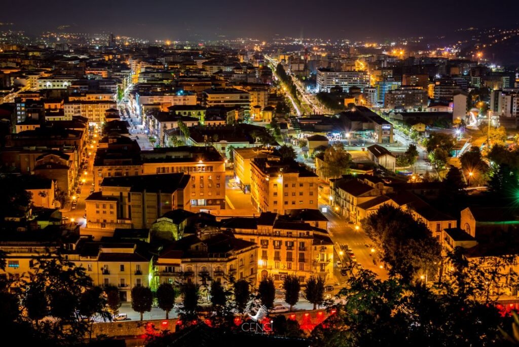 Cosenza iluminada, Calábria.