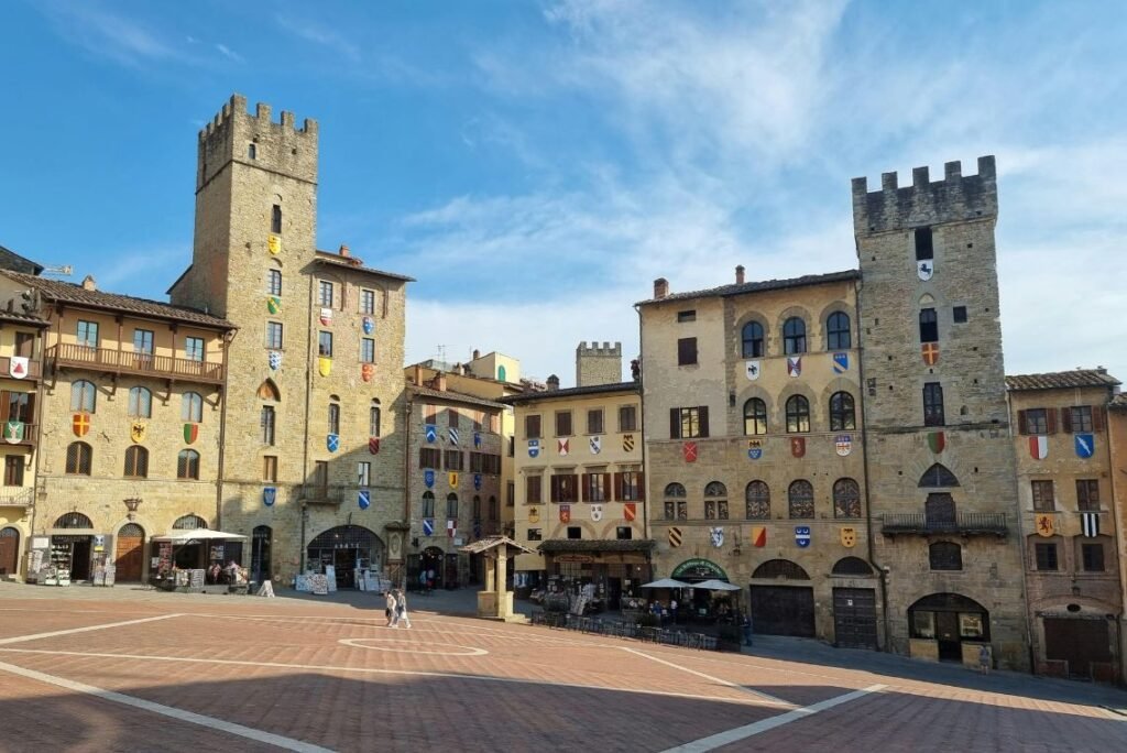 Piazza Grande de Arezzo - Cidades da Toscana.