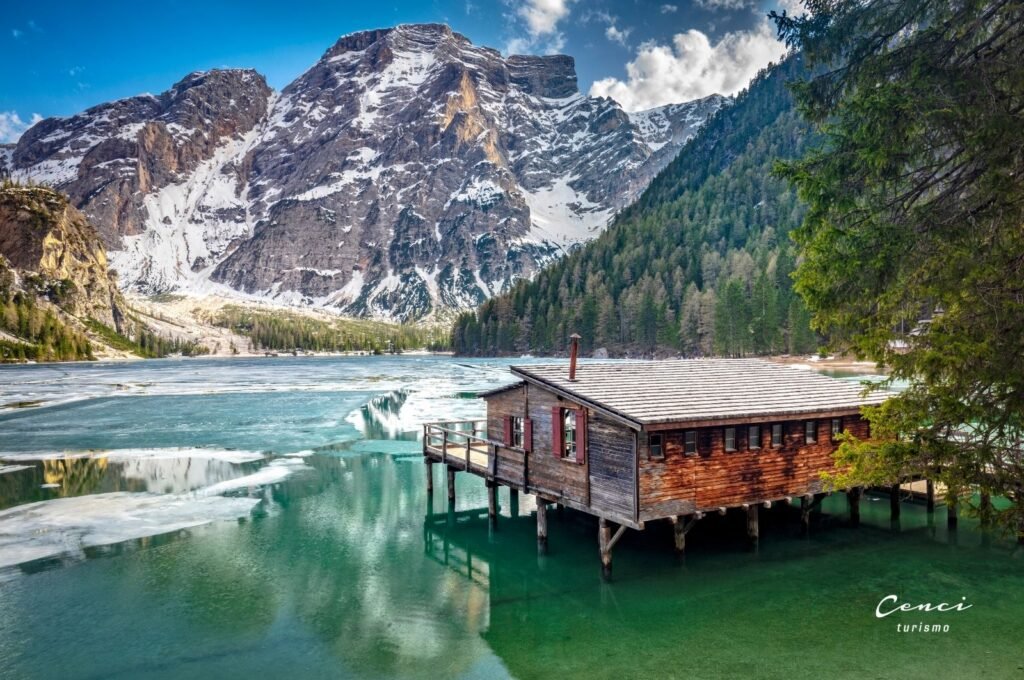 Lago de Braies. Note da Itália.