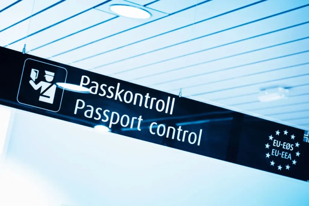 controle de passaporte na Europa imigração Espaço Schengen ETIAS Europa 2026